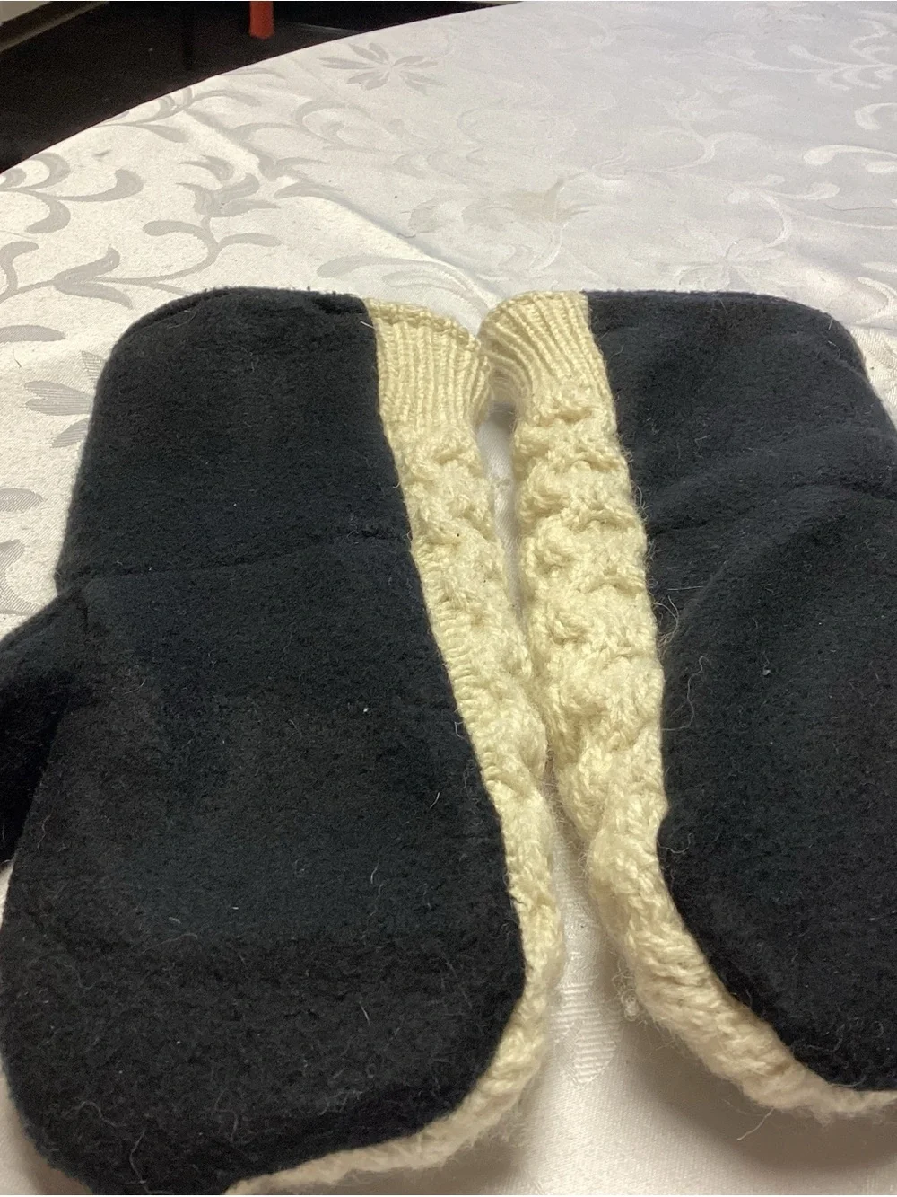 Cream Cable Knit Women's Sweater Mittens